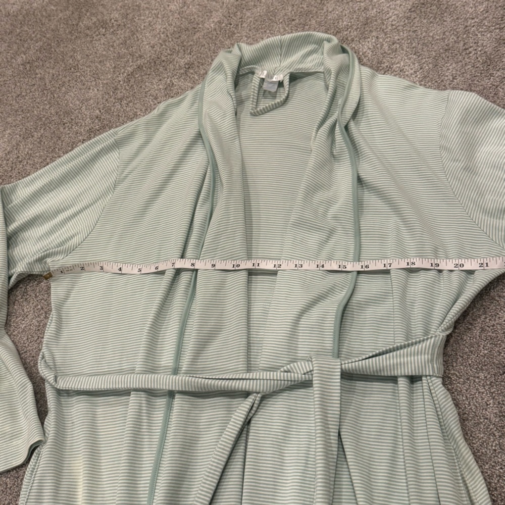LAKE Pima Robe in Classic Green size large - Picture 8 of 9